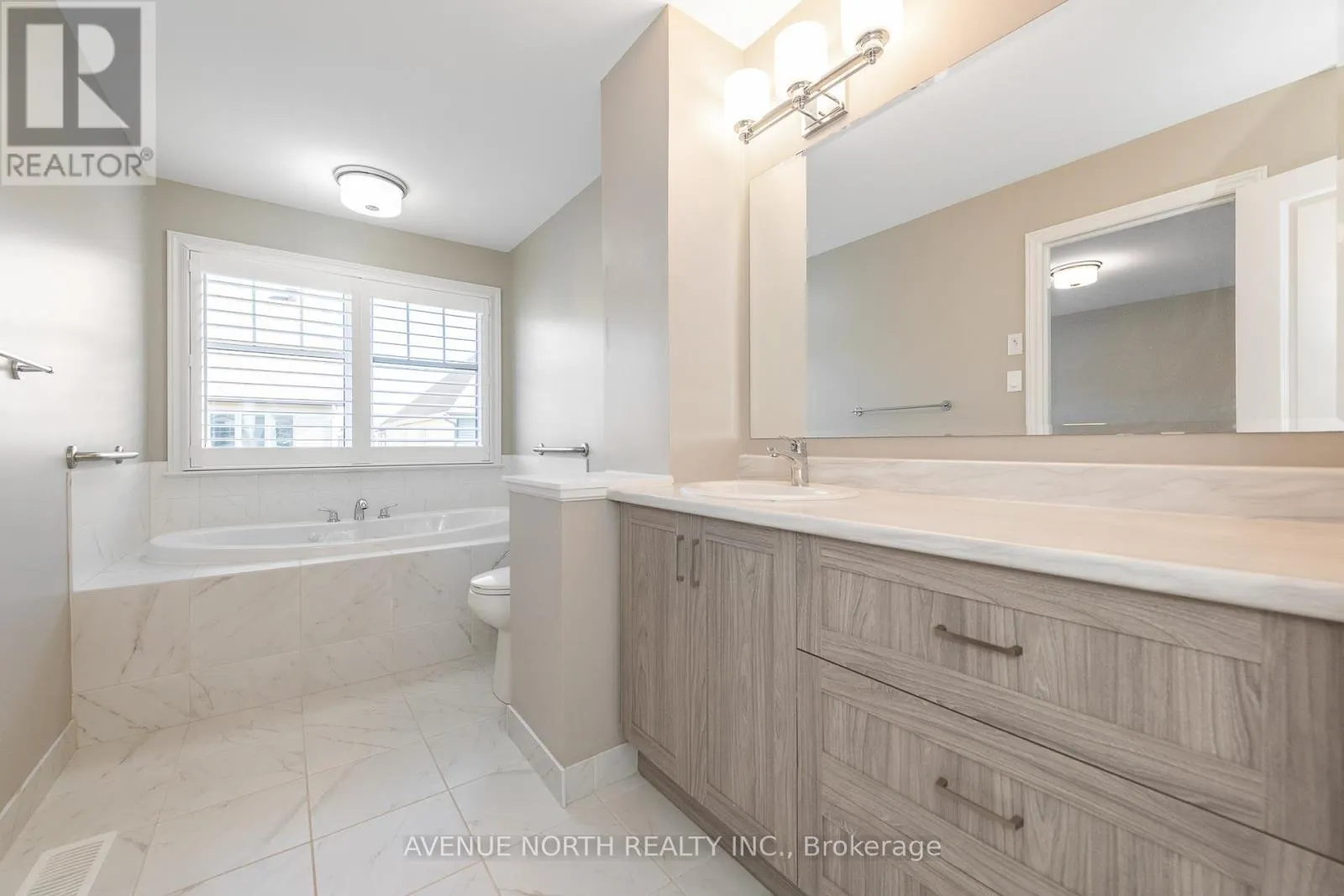 3979 KELLY FARM DRIVE