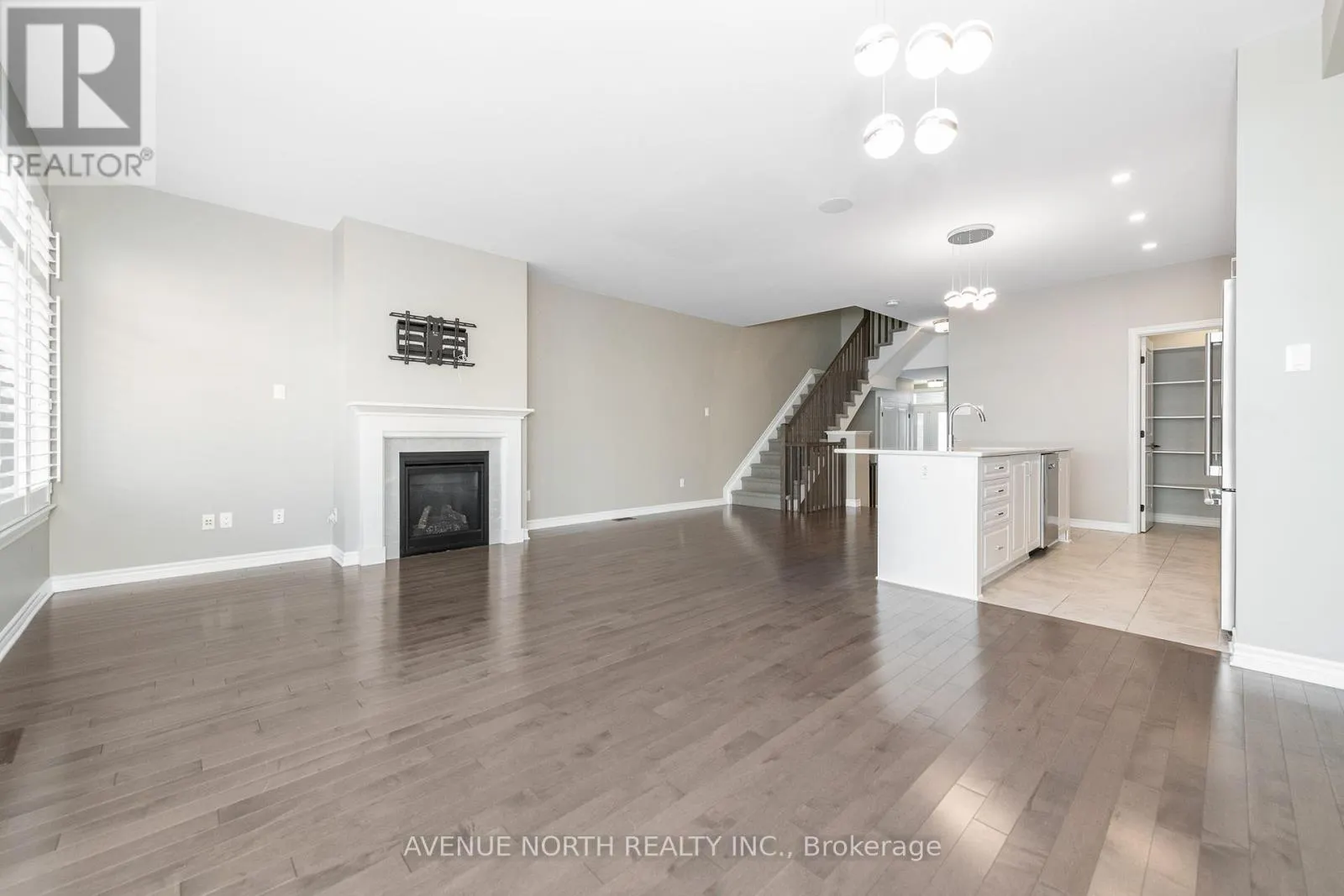 3979 KELLY FARM DRIVE