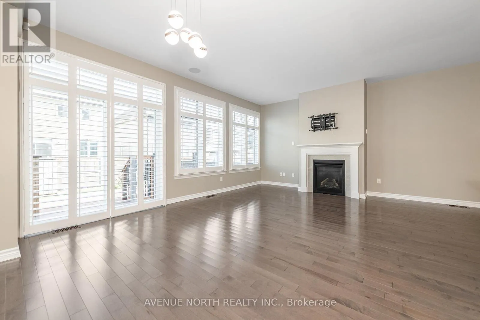 3979 KELLY FARM DRIVE
