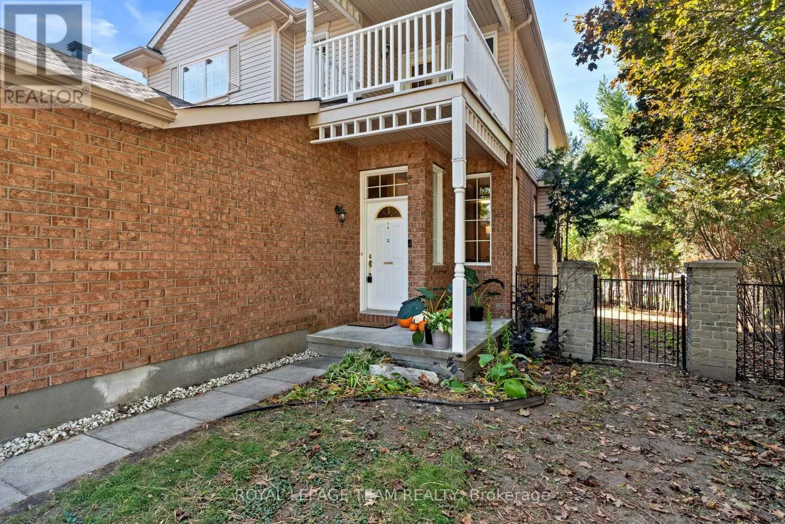 27 EVANSHEN CRESCENT