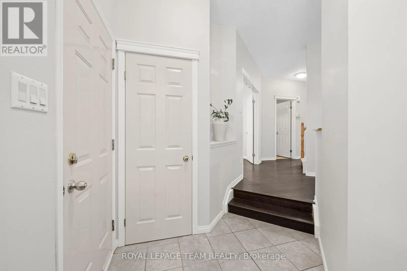 27 EVANSHEN CRESCENT