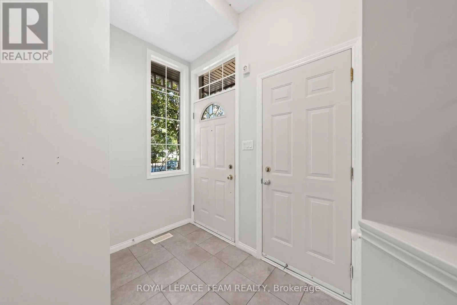 27 EVANSHEN CRESCENT