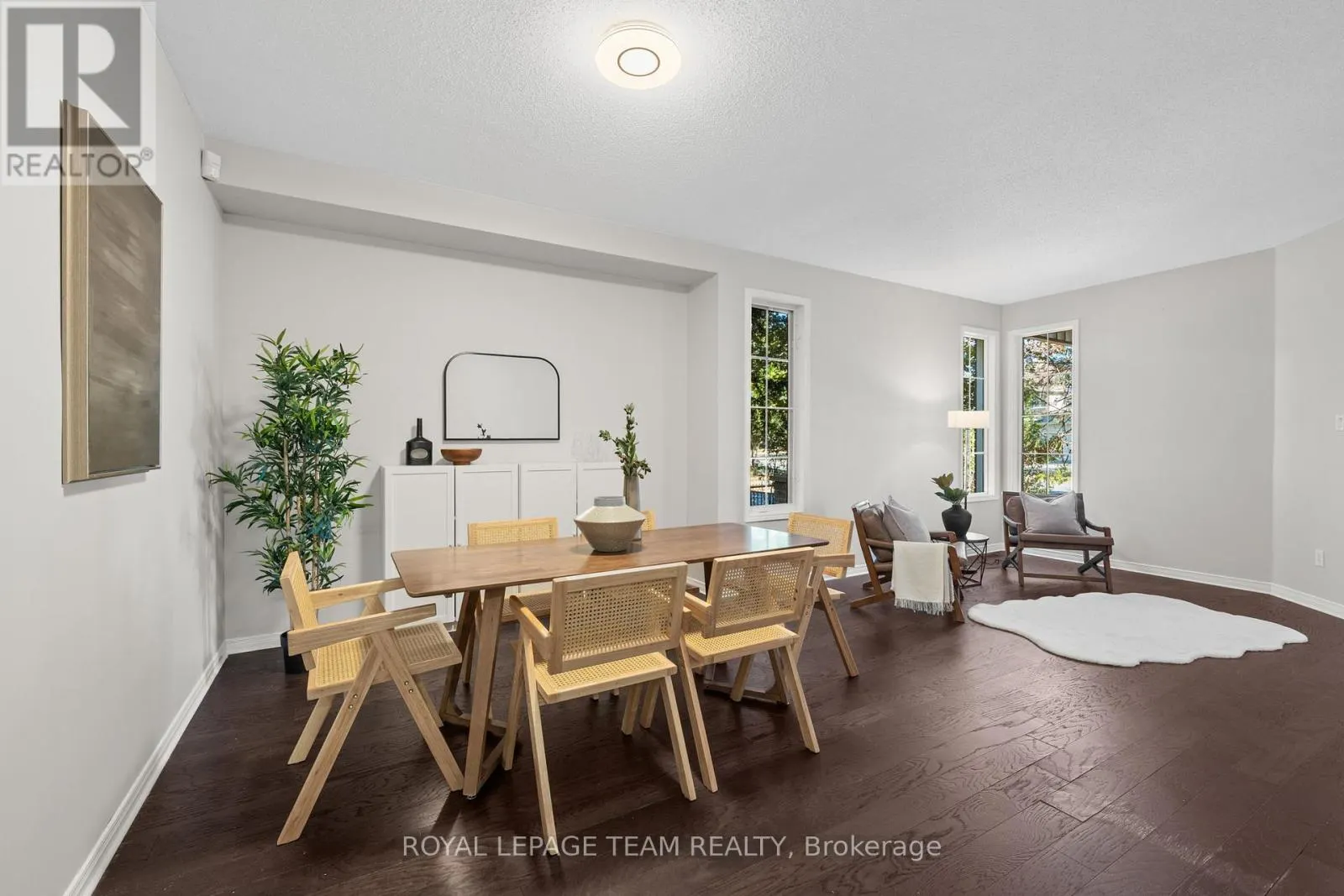 27 EVANSHEN CRESCENT