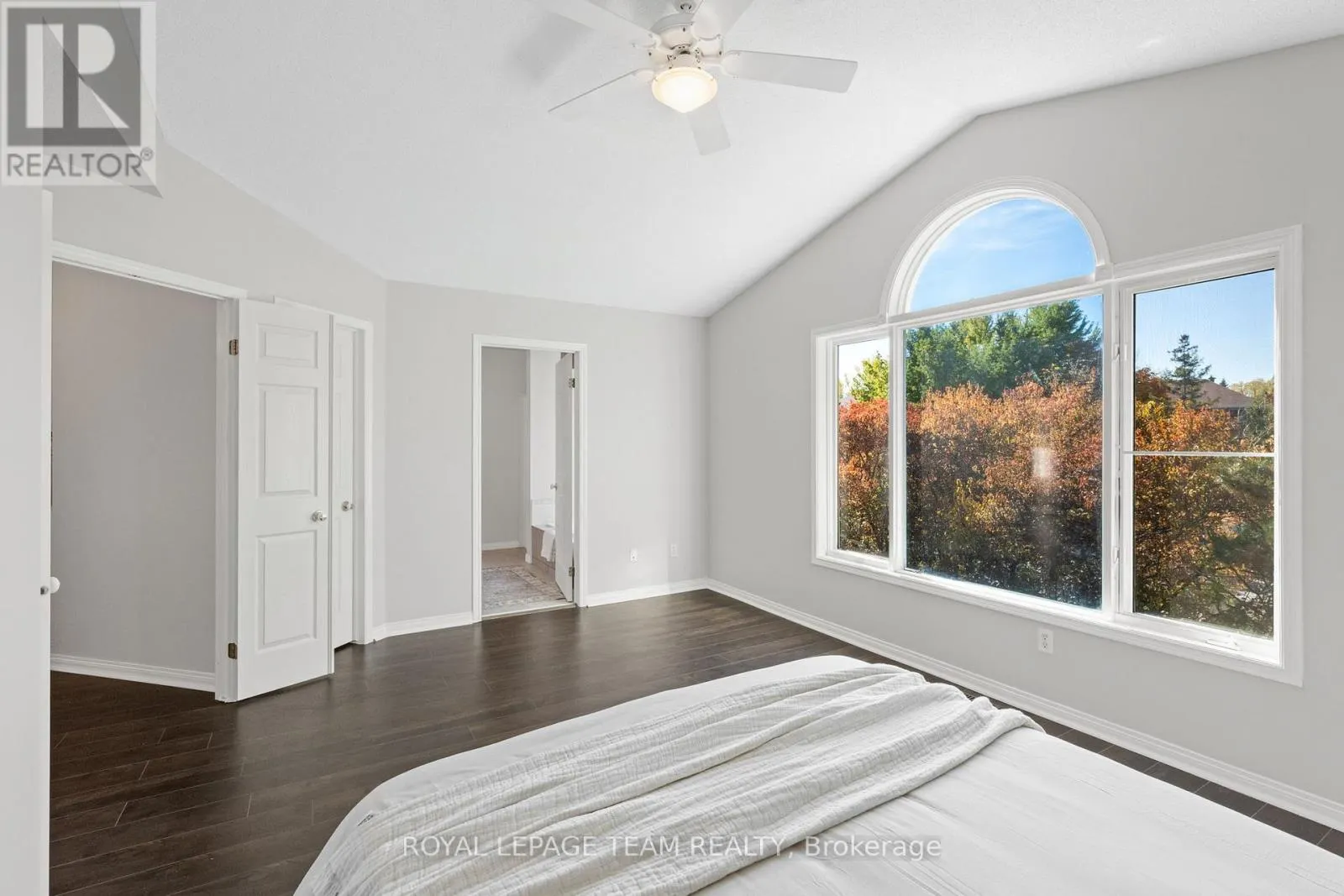 27 EVANSHEN CRESCENT