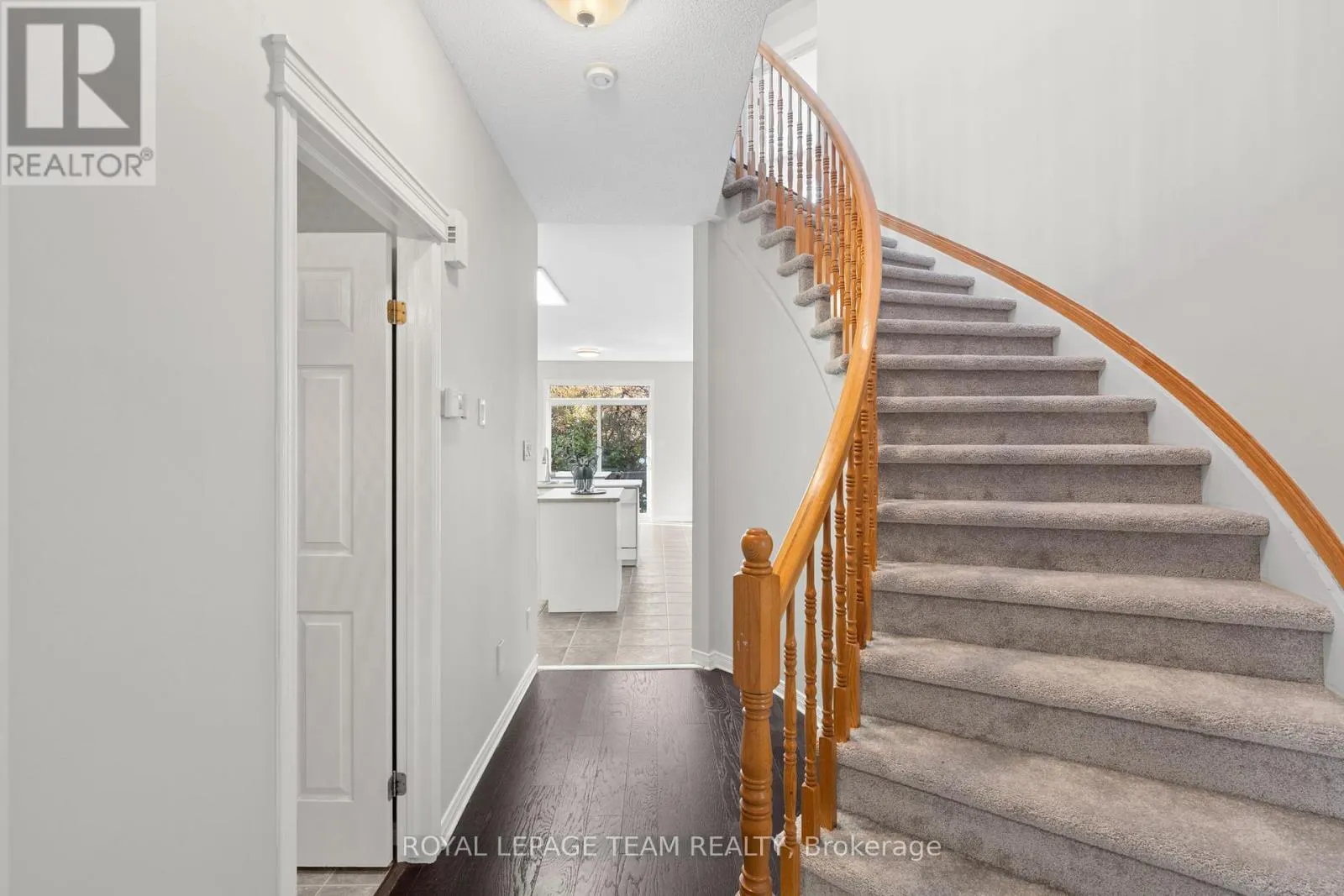 27 EVANSHEN CRESCENT