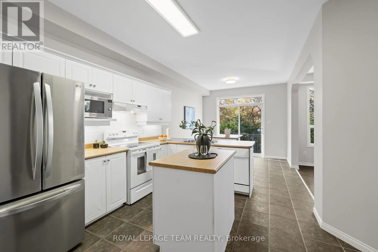 27 EVANSHEN CRESCENT