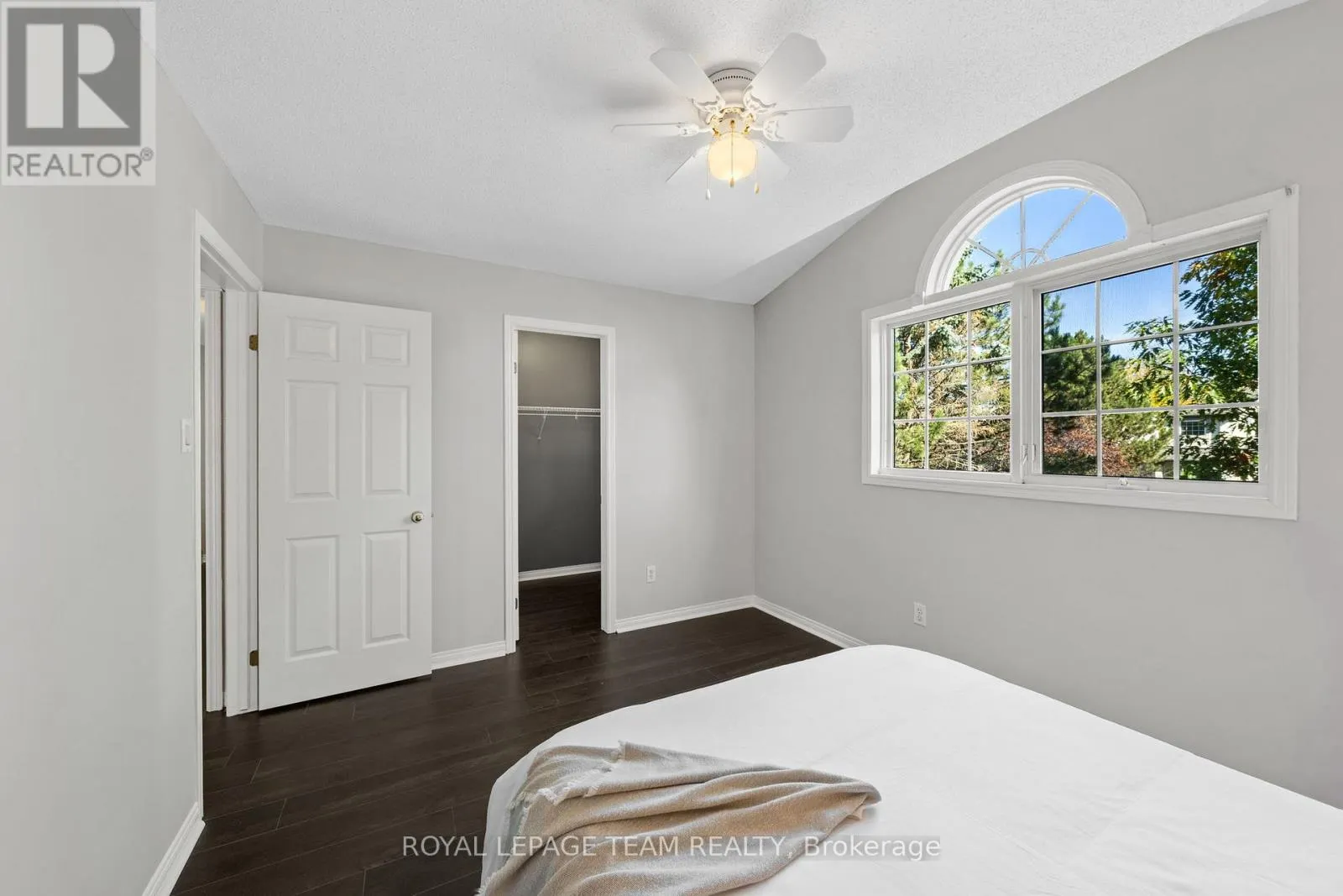 27 EVANSHEN CRESCENT