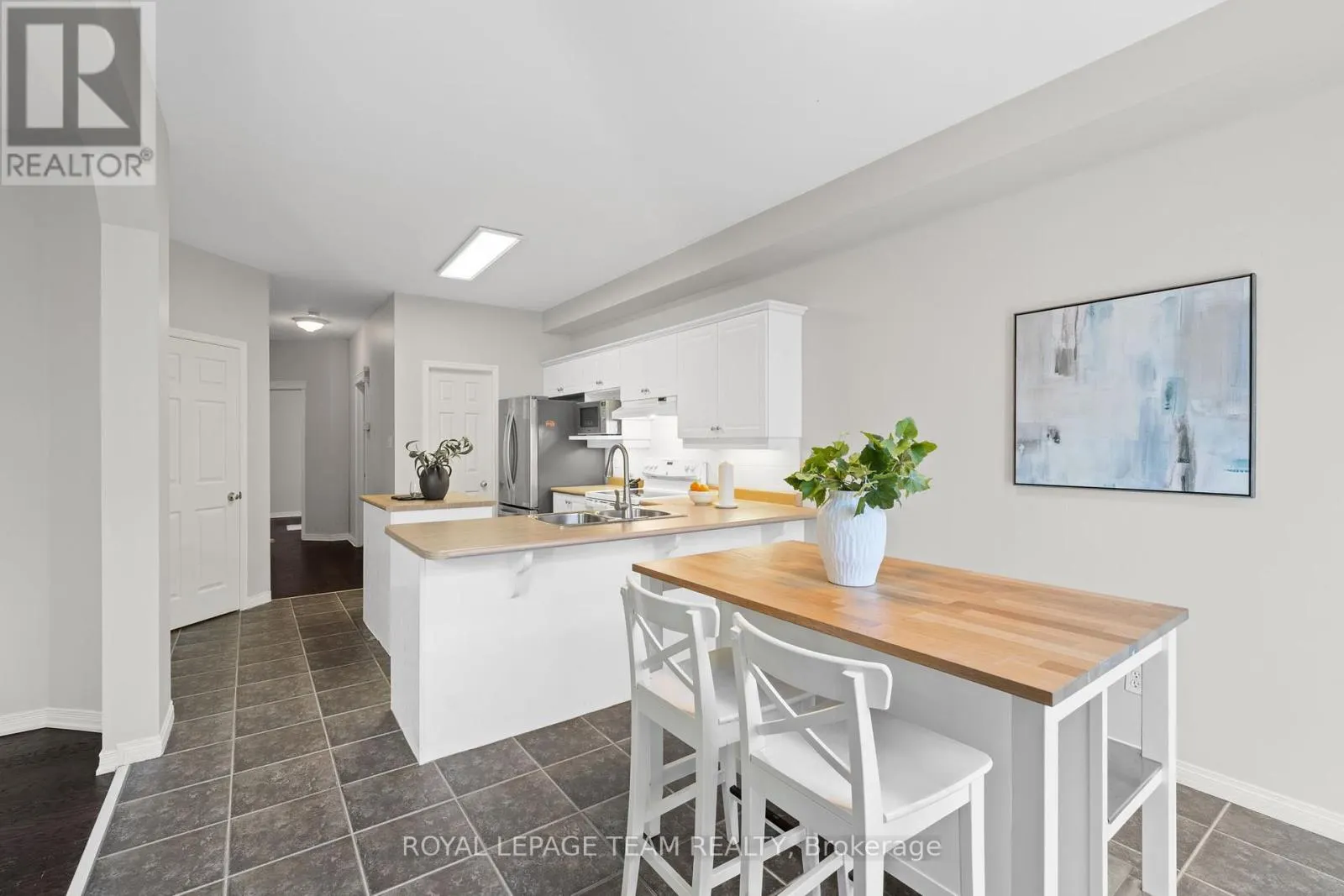 27 EVANSHEN CRESCENT