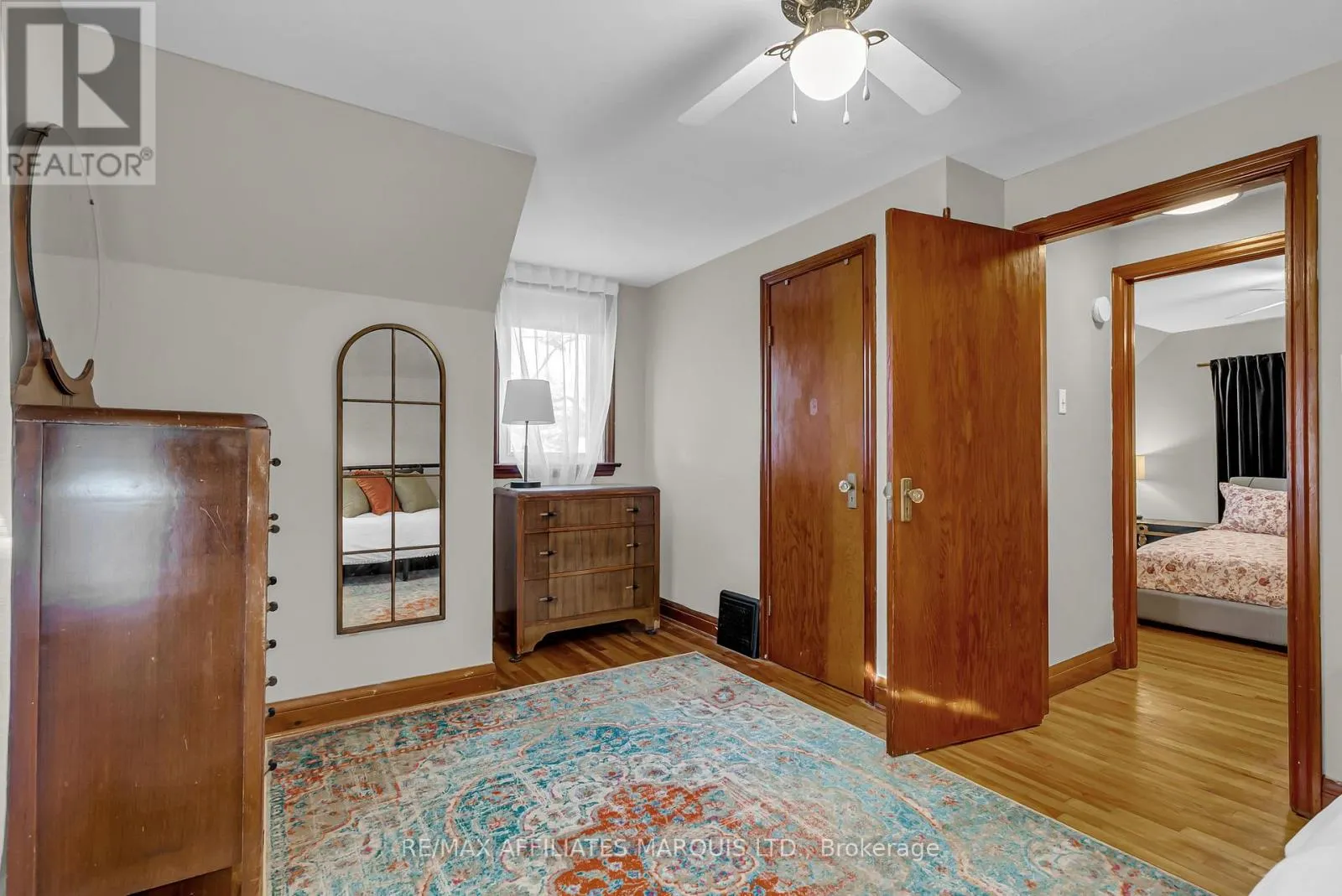 330 FOURTH STREET W