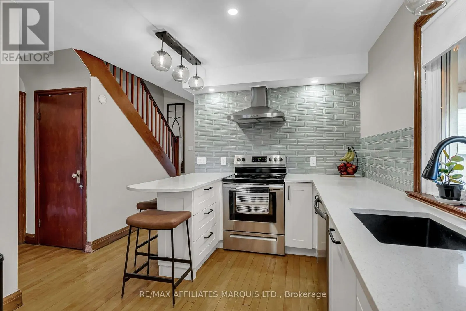 330 FOURTH STREET W