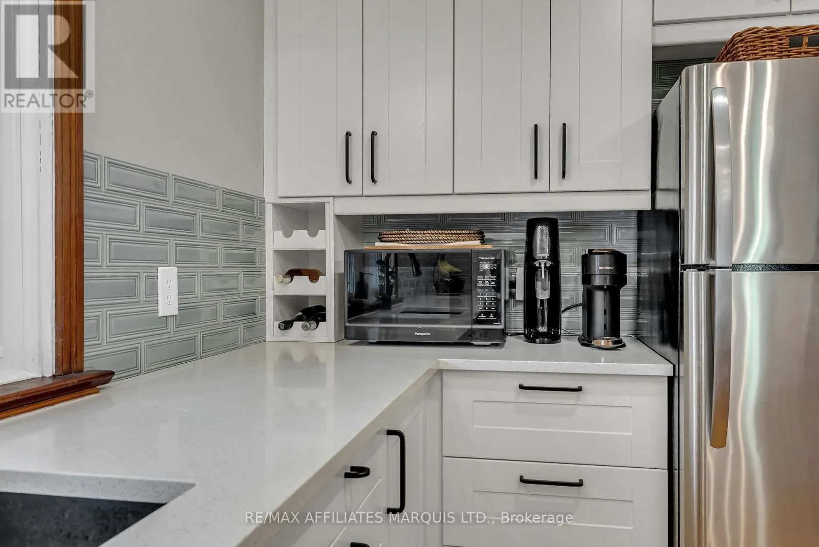 330 FOURTH STREET W