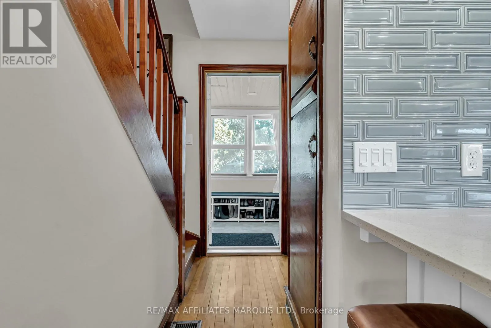330 FOURTH STREET W