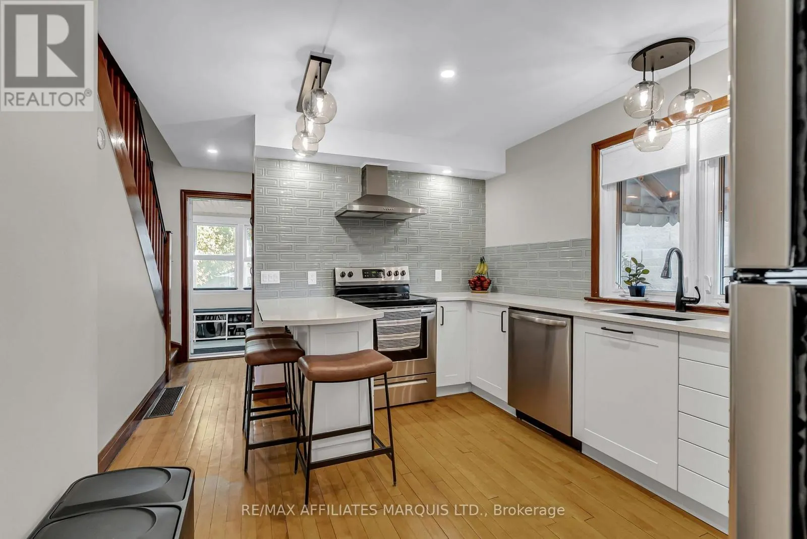 330 FOURTH STREET W