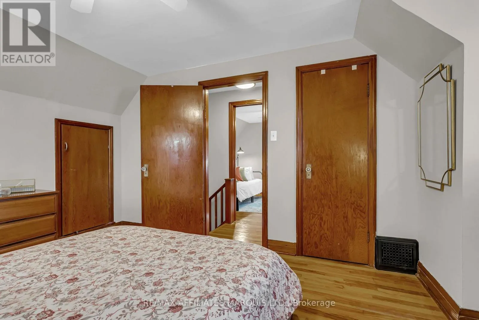 330 FOURTH STREET W