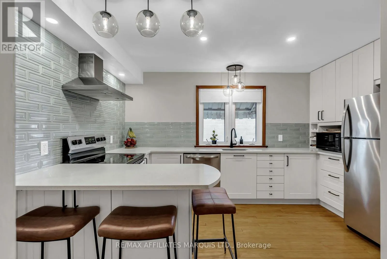 330 FOURTH STREET W