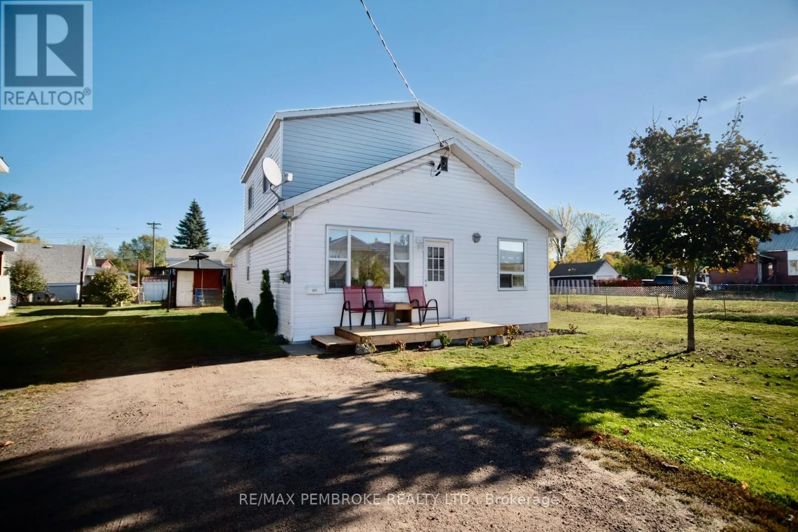 255 MCKENZIE AVENUE