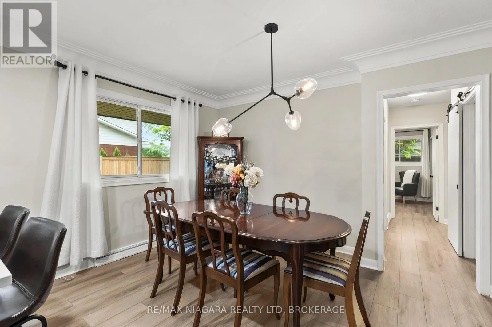 27 DALEVIEW CRESCENT