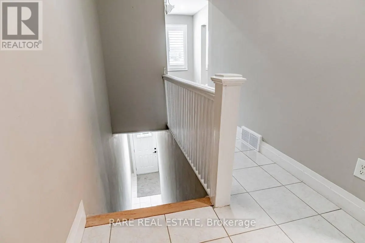 1439 MAIN STREET E