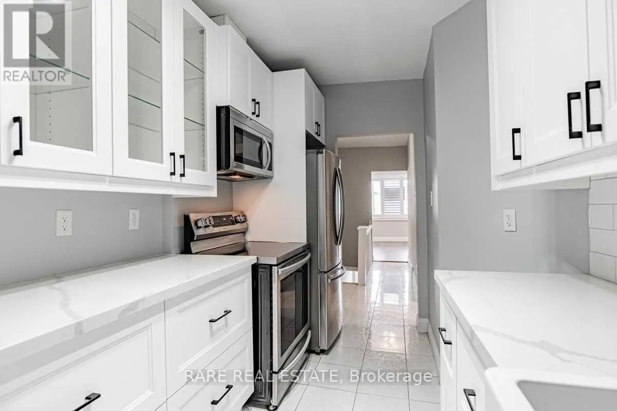 1439 MAIN STREET E