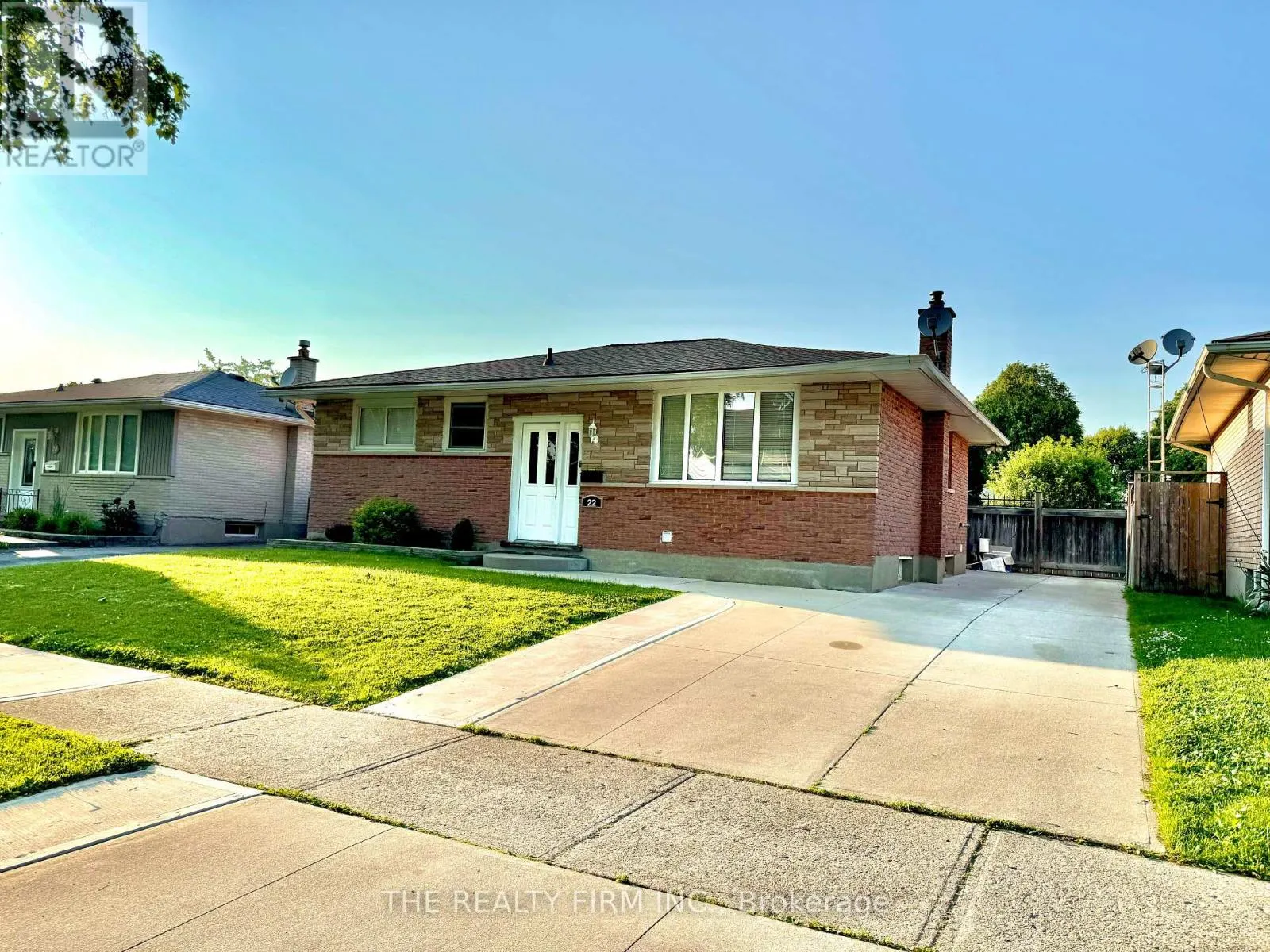 22 ARCHER CRESCENT