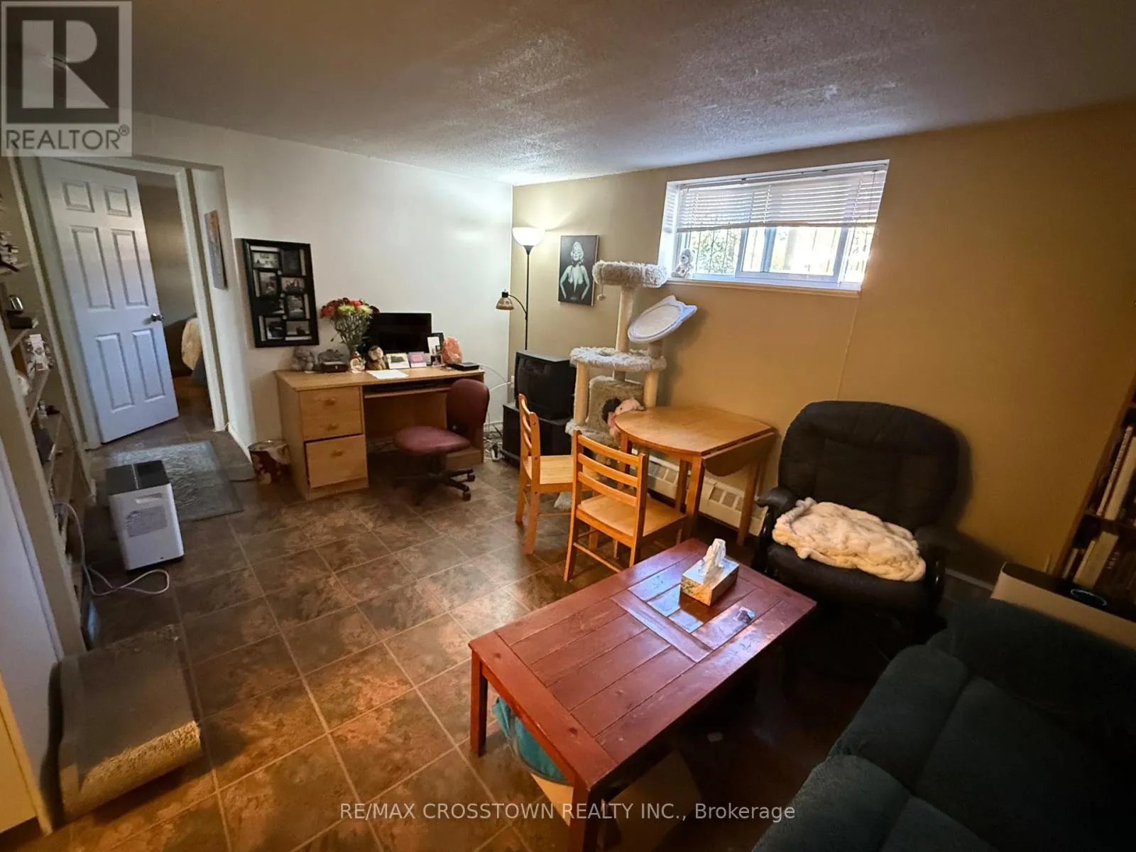 B12 - 40 JUDGE AVENUE