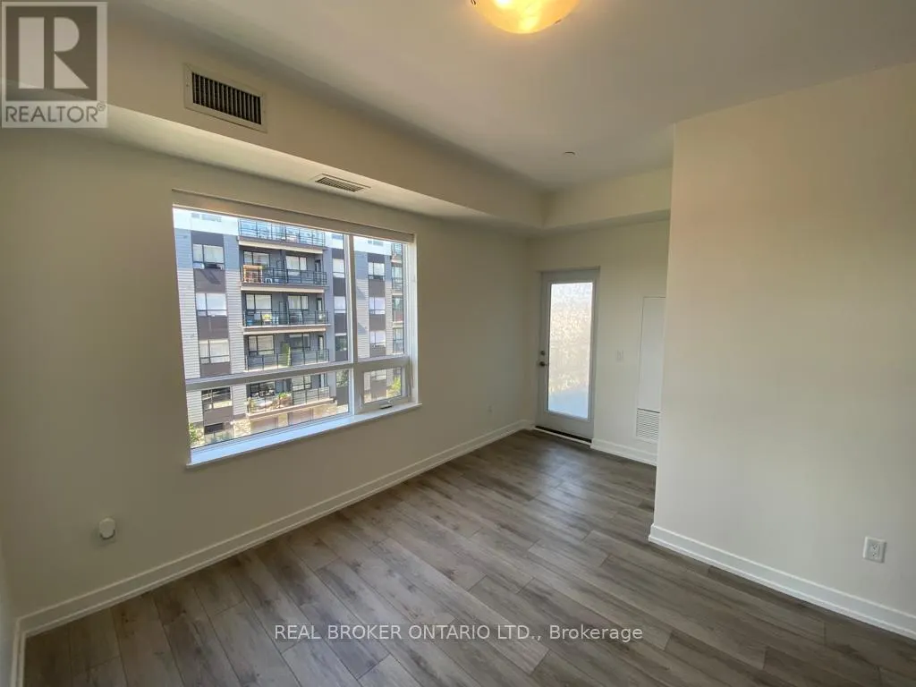402 - 251 NORTHFIELD DRIVE E