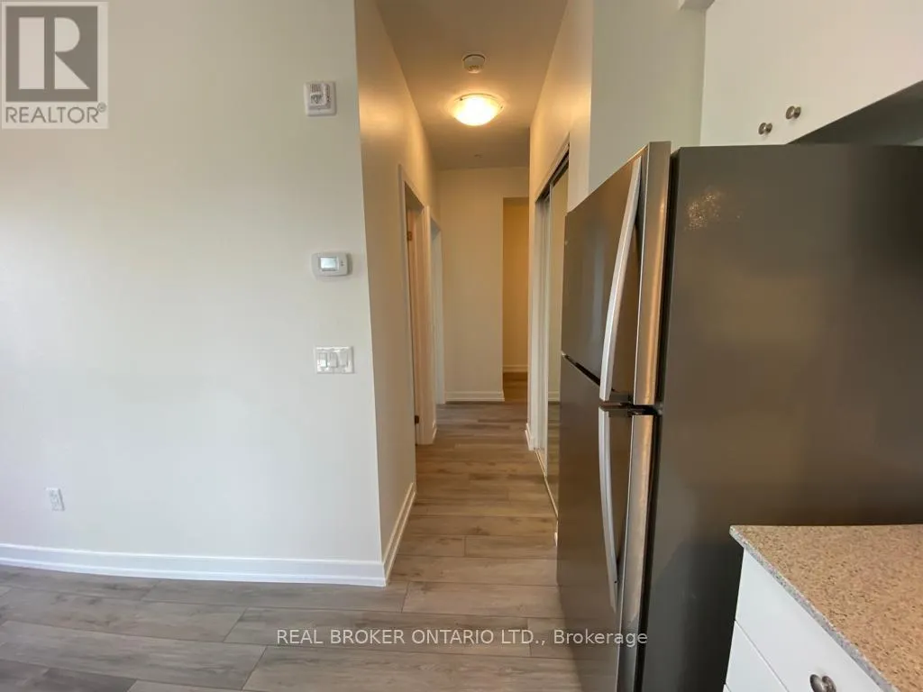 402 - 251 NORTHFIELD DRIVE E