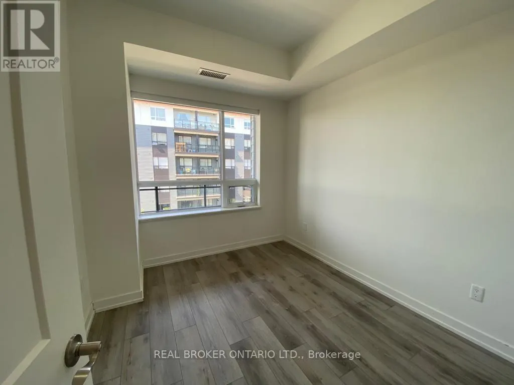 402 - 251 NORTHFIELD DRIVE E