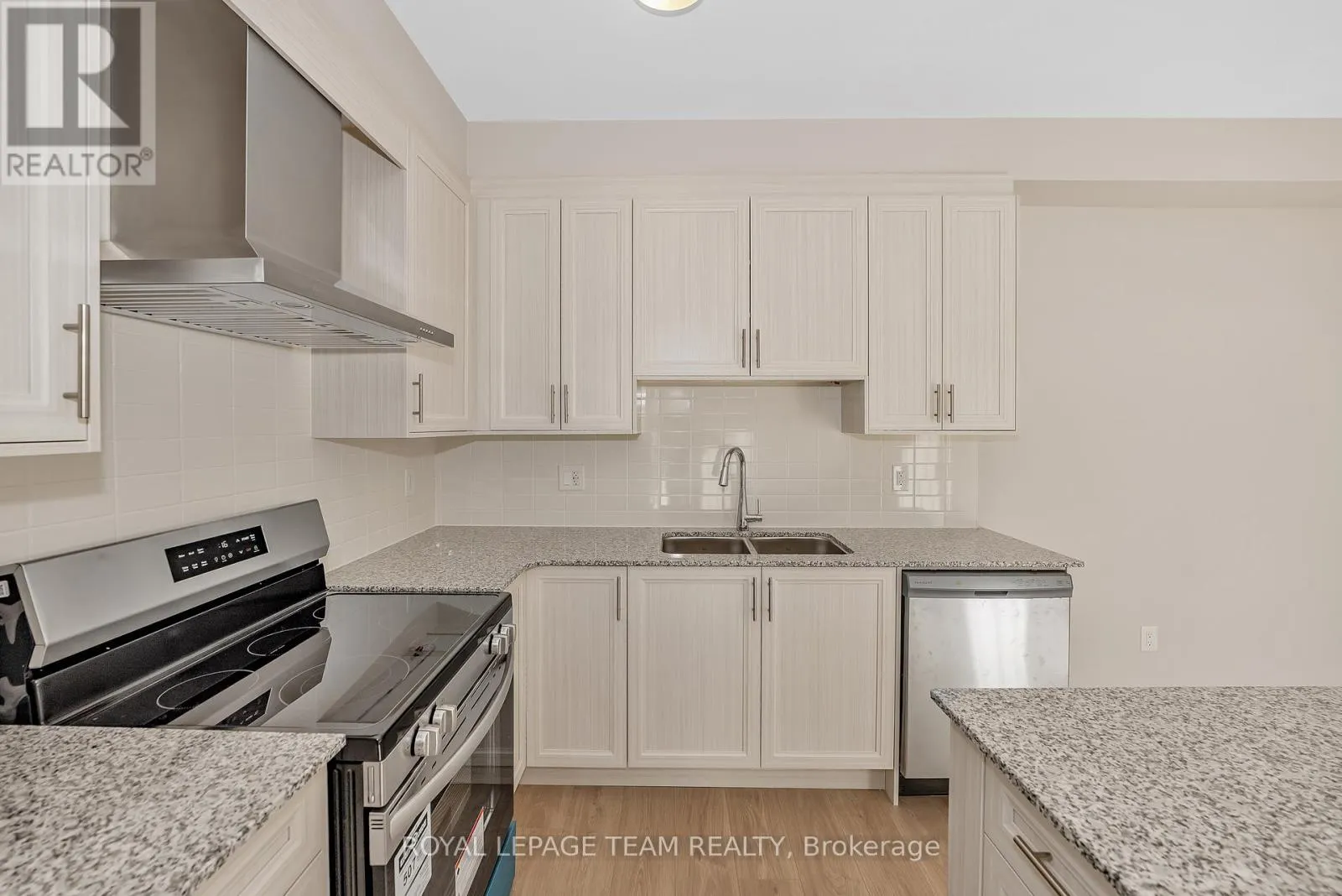 48 PUMICE PLACE S
