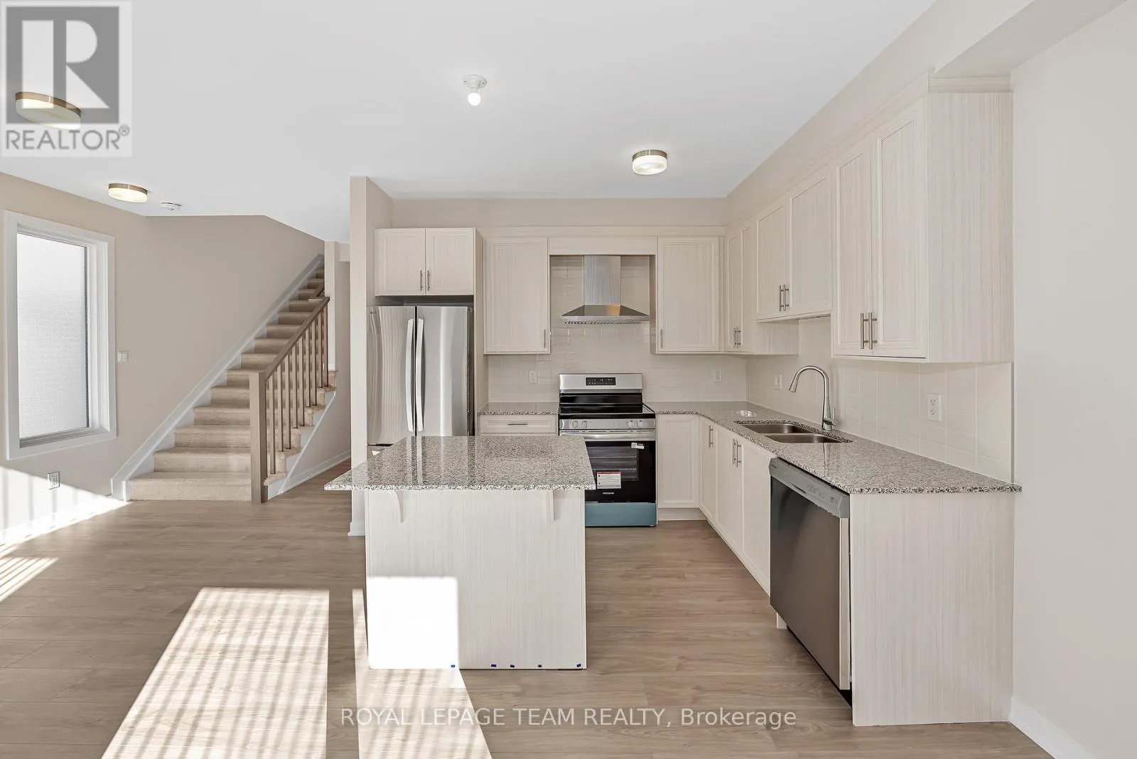 48 PUMICE PLACE S