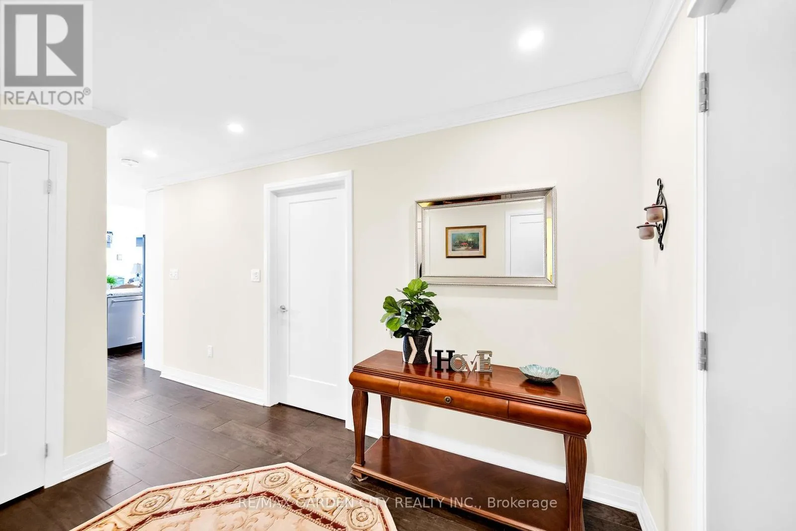 408 - 10 CONCORD PLACE
