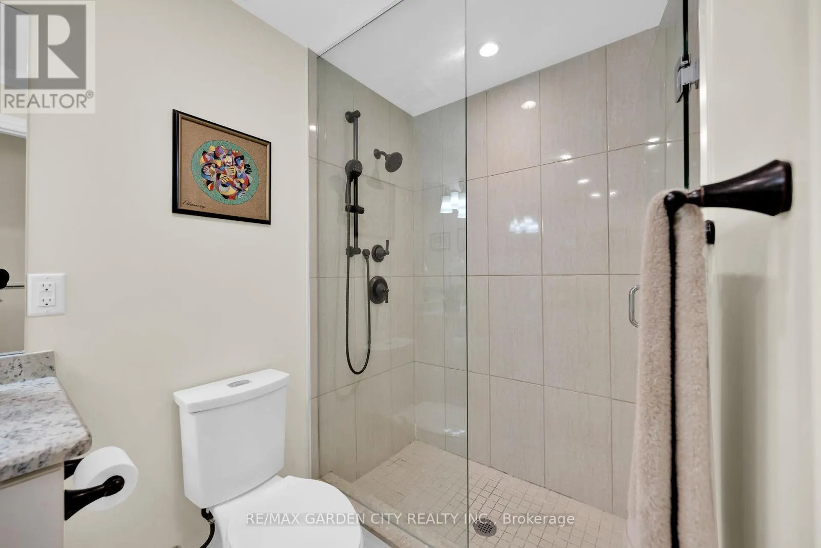 408 - 10 CONCORD PLACE