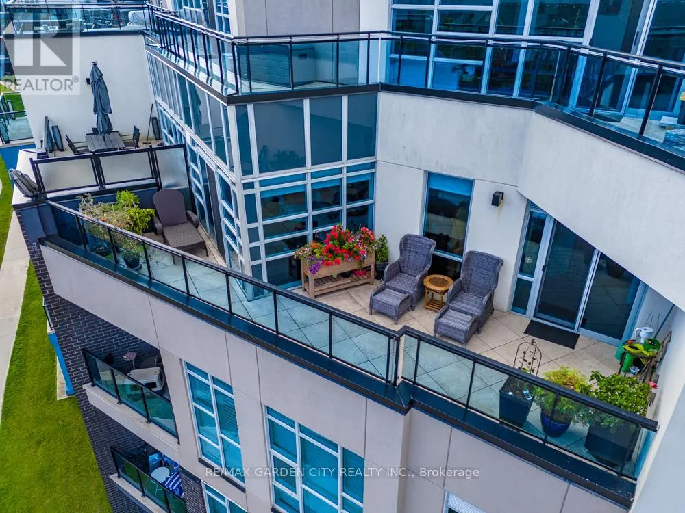 408 - 10 CONCORD PLACE