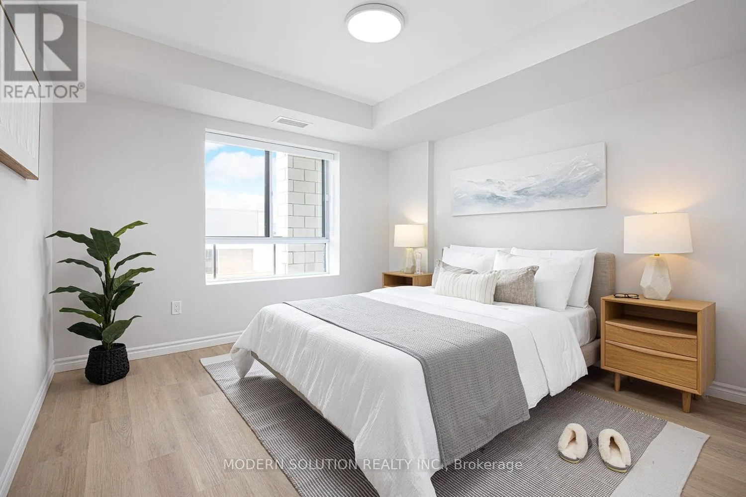 914 - 425 WATSON PARKWAY N