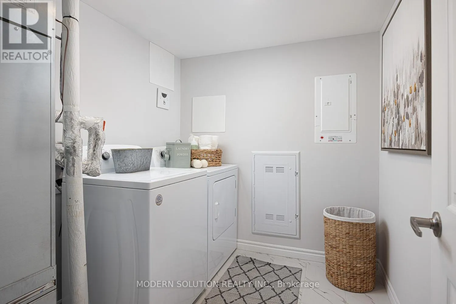 914 - 425 WATSON PARKWAY N