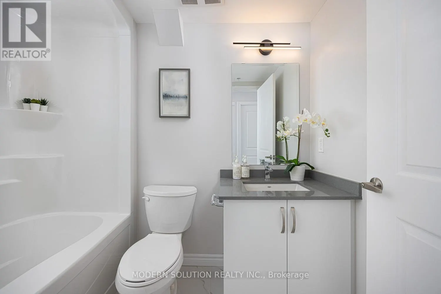 914 - 425 WATSON PARKWAY N