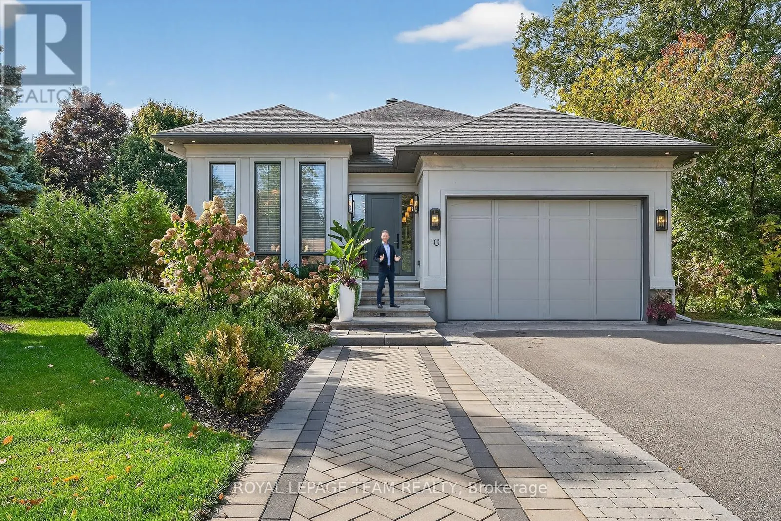 10 LEAVER AVENUE