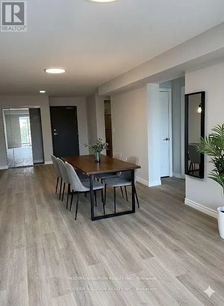 807 - 425 WATSON PARKWAY N