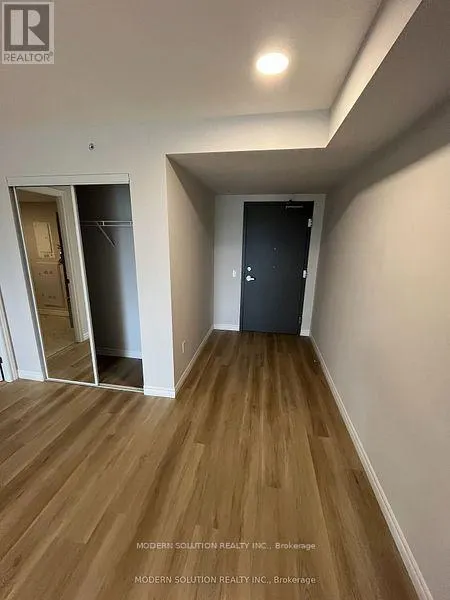 807 - 425 WATSON PARKWAY N