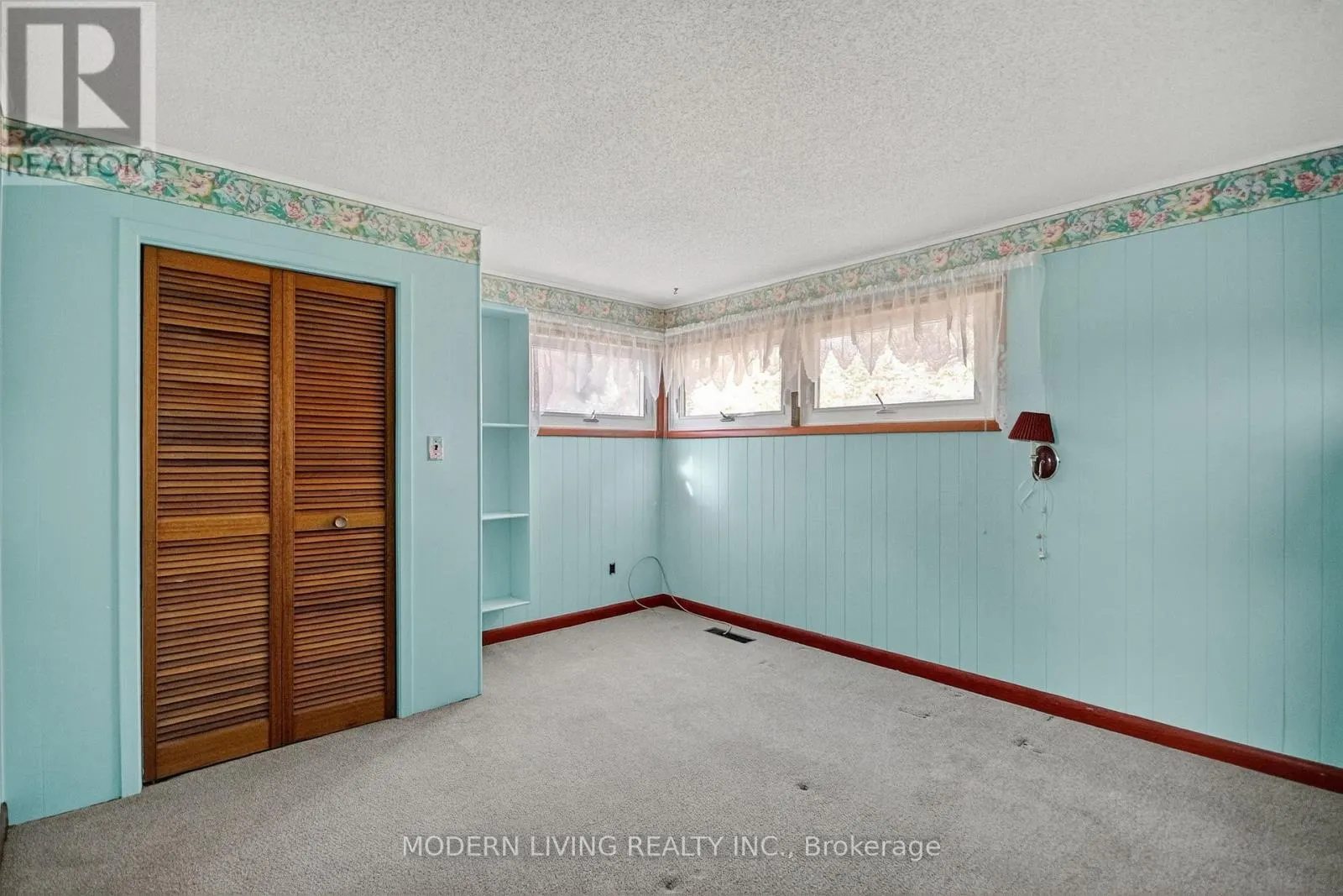 48 ELIZABETH DRIVE