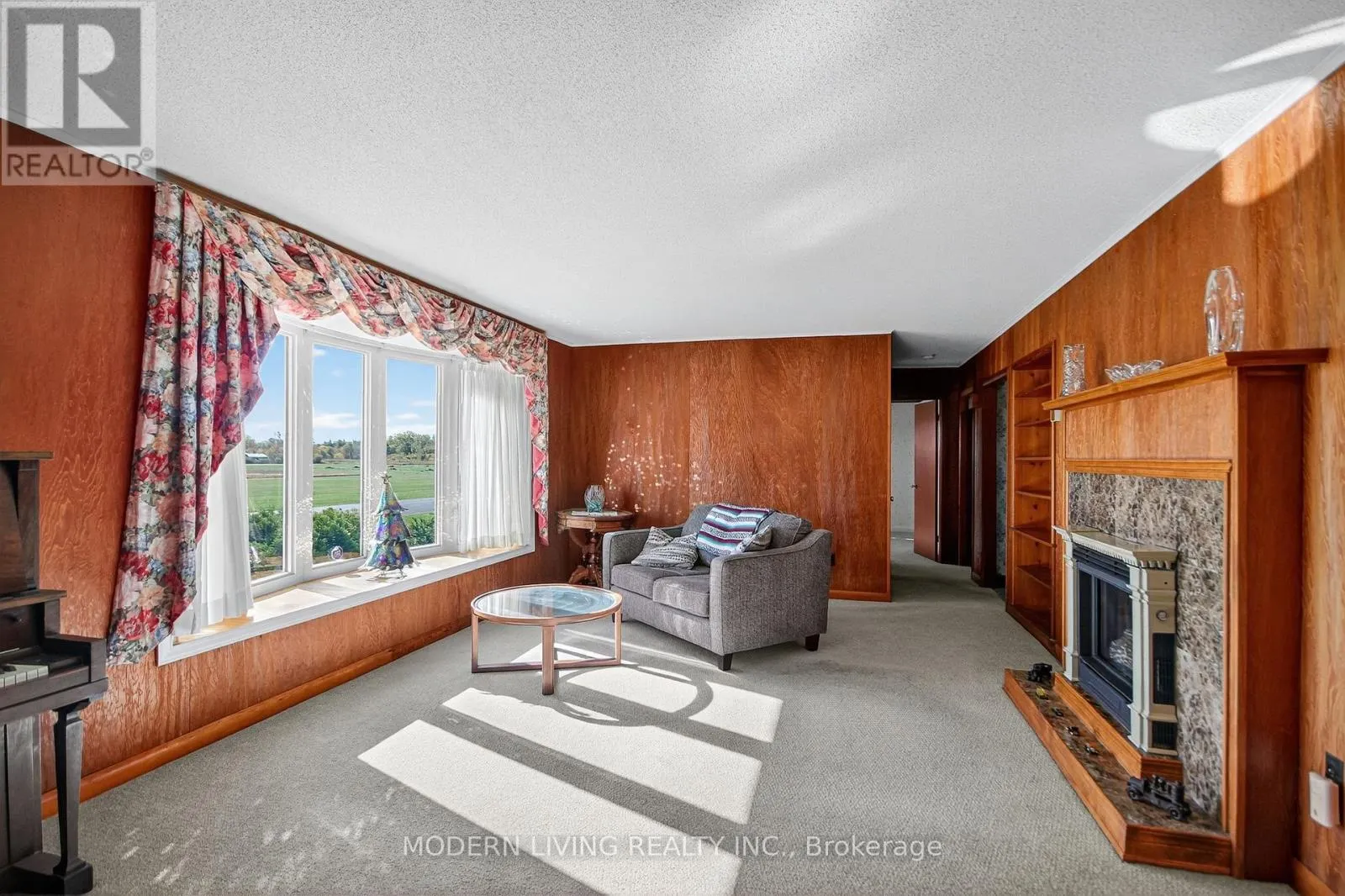 48 ELIZABETH DRIVE