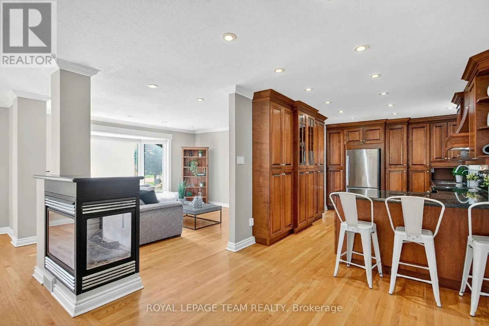 1079 CHRISTOPHER DRIVE