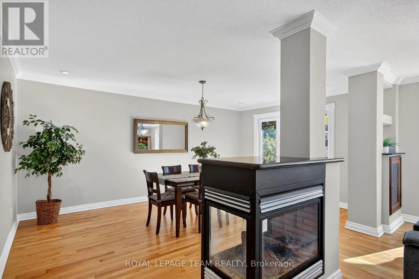 1079 CHRISTOPHER DRIVE