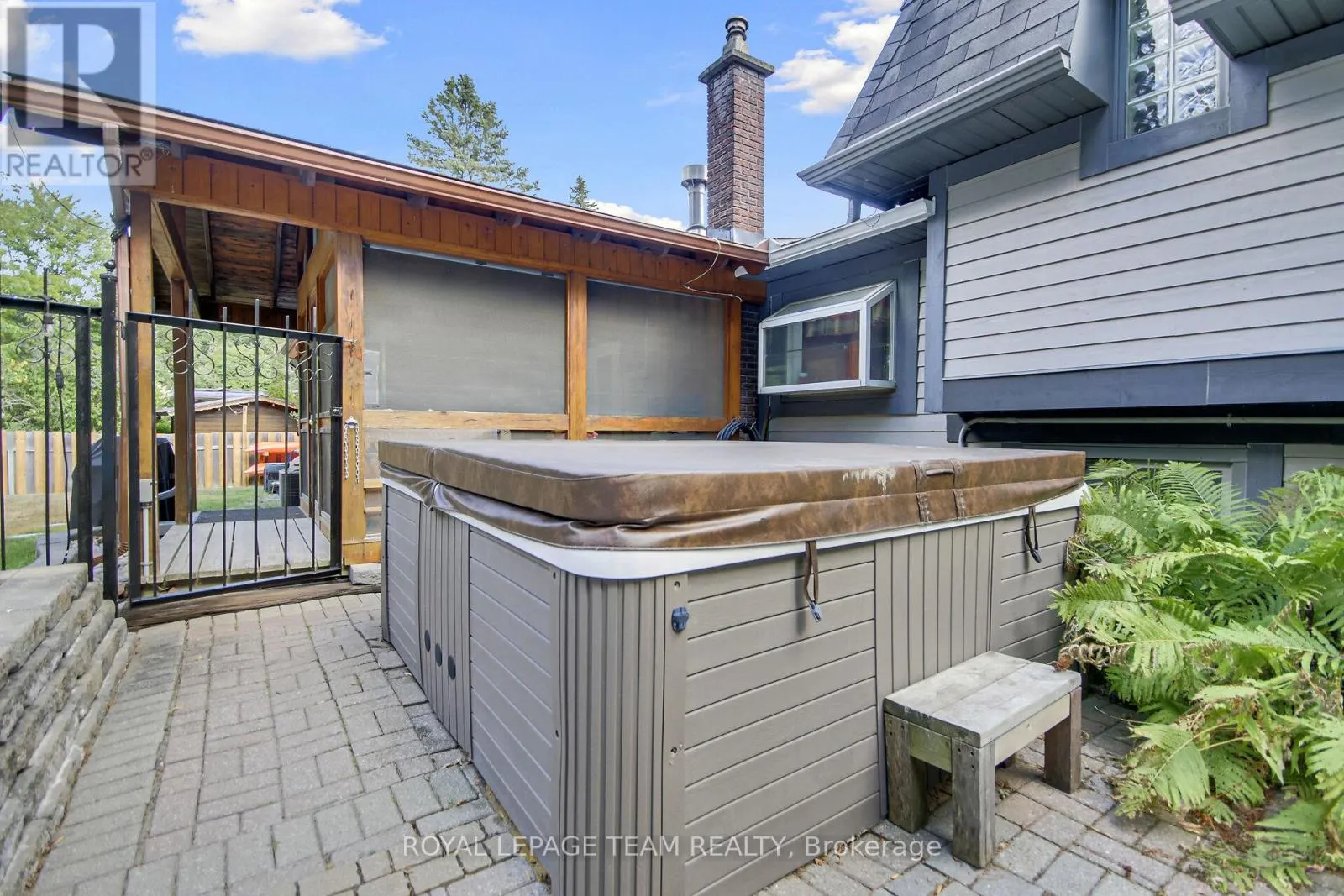 1079 CHRISTOPHER DRIVE