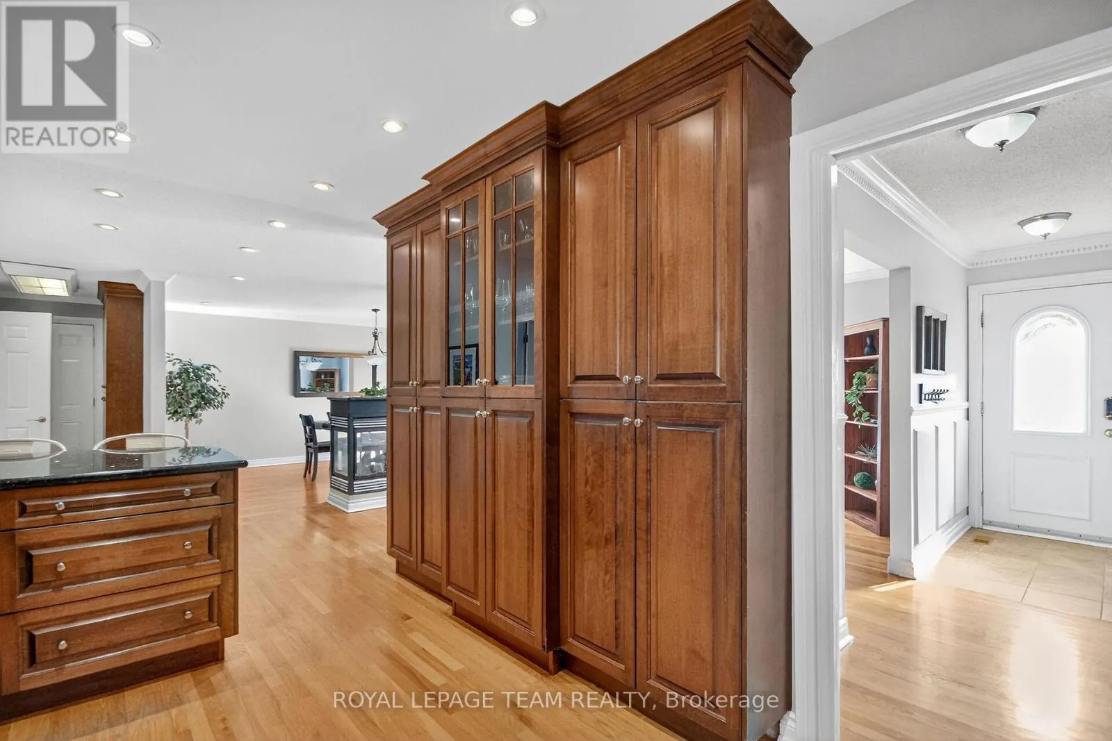 1079 CHRISTOPHER DRIVE