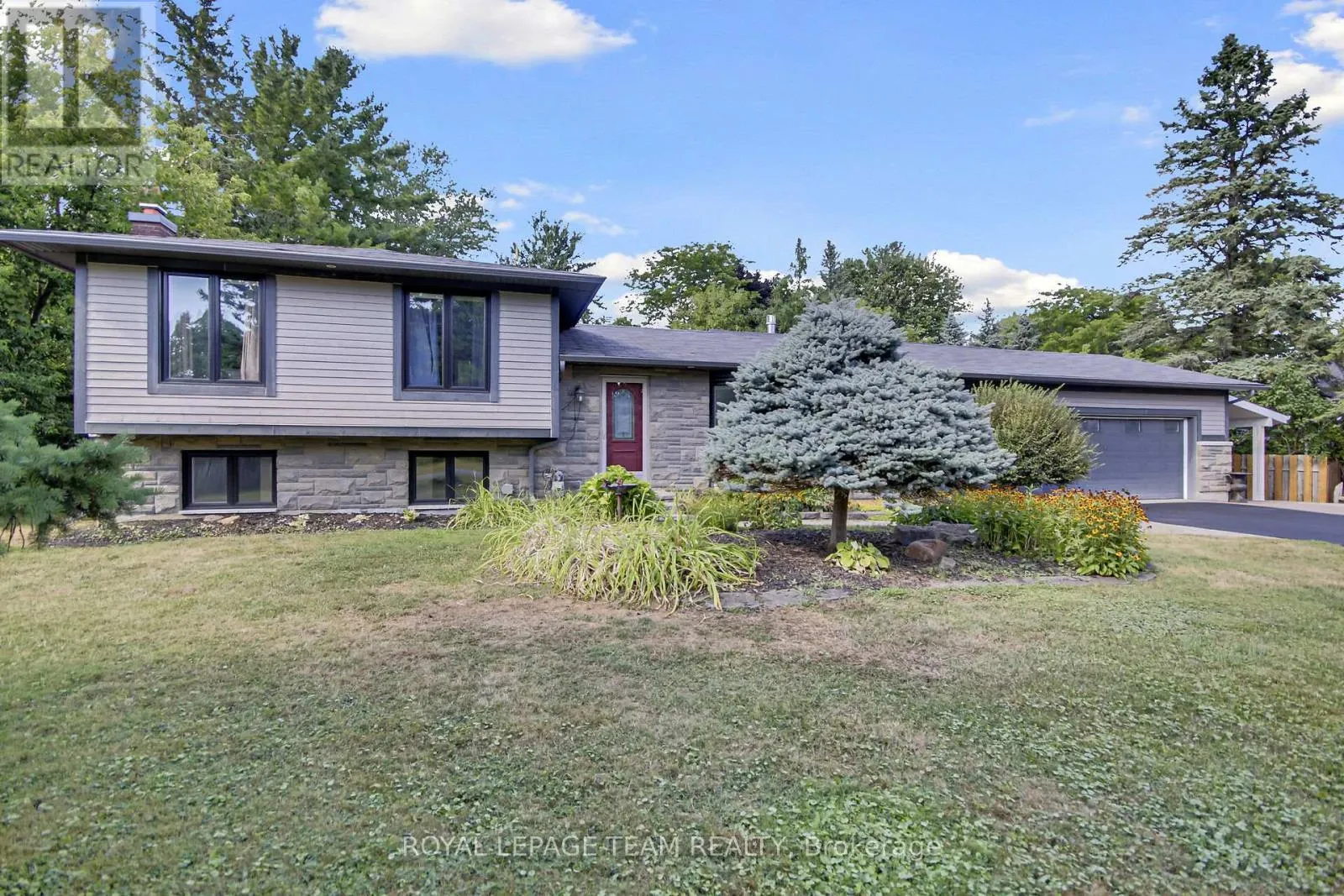 1079 CHRISTOPHER DRIVE