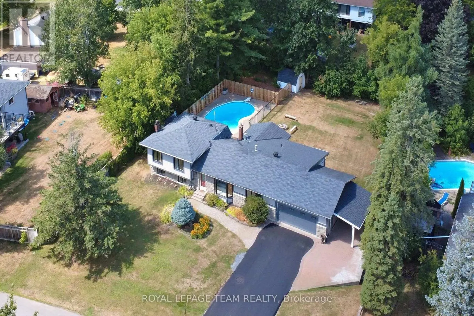 1079 CHRISTOPHER DRIVE