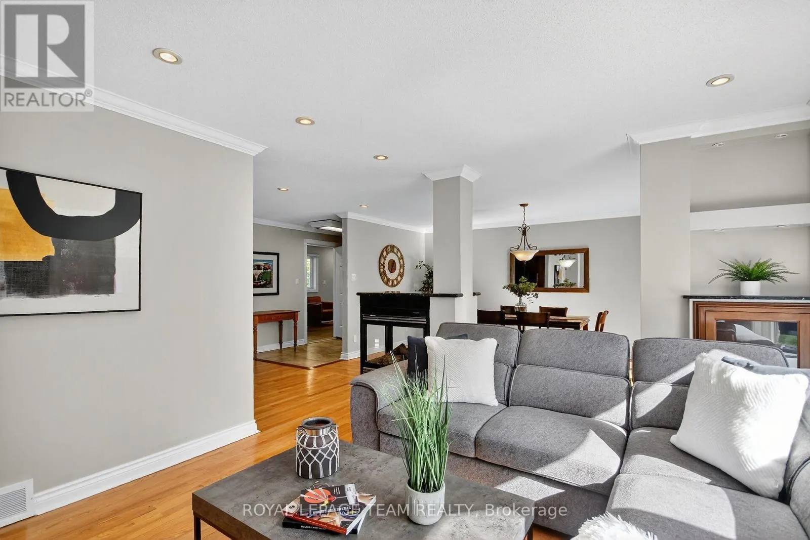 1079 CHRISTOPHER DRIVE