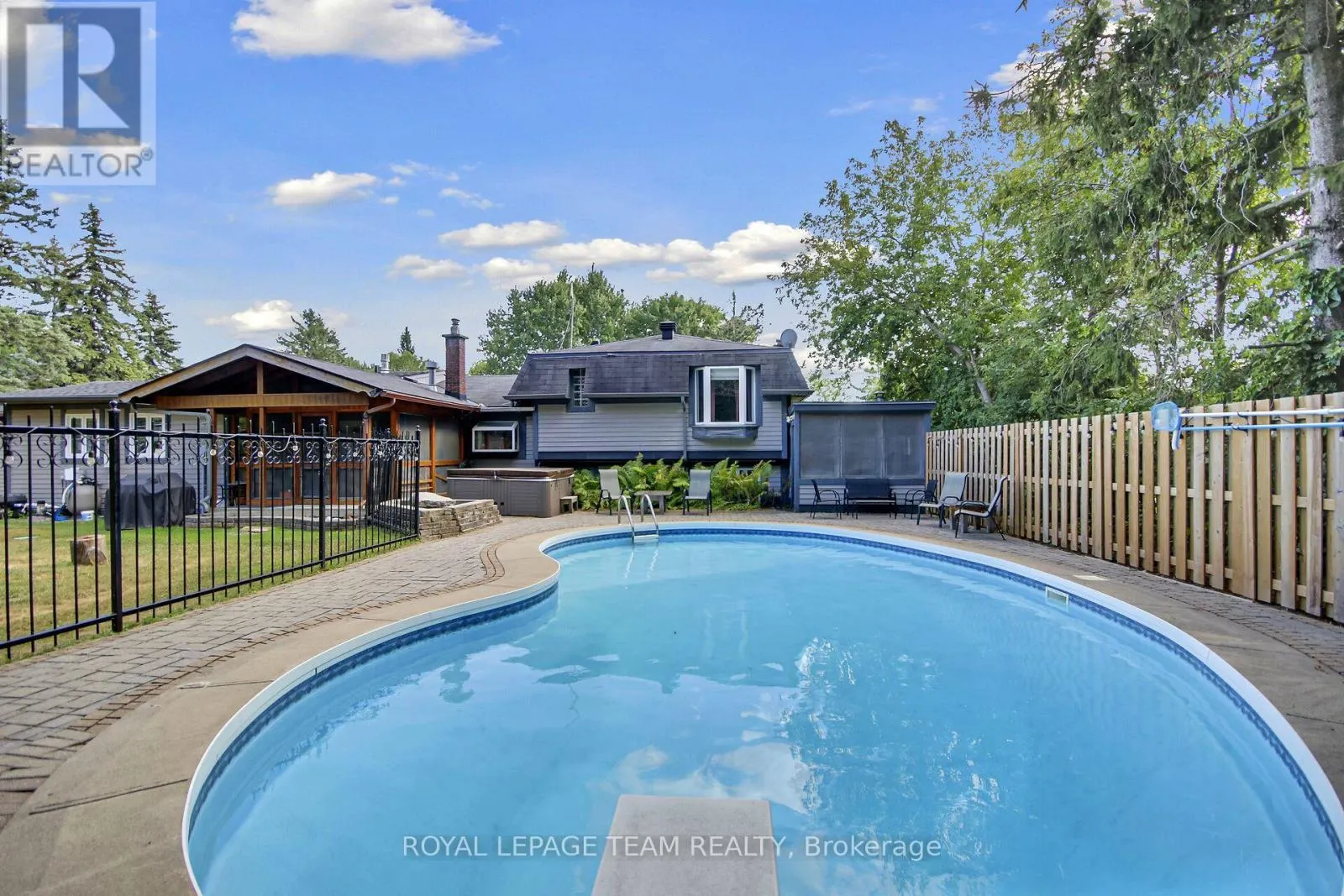 1079 CHRISTOPHER DRIVE