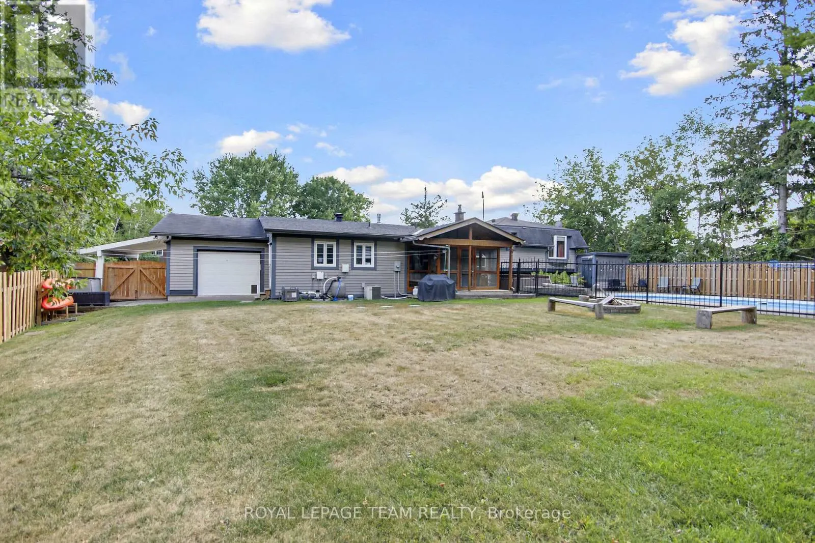 1079 CHRISTOPHER DRIVE